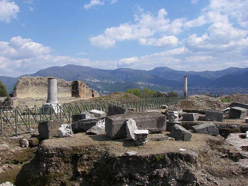Pompeii Archaeological Park director announces armed guards, metal detectors and army