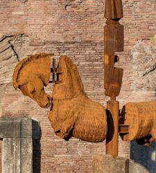 Lapidarium: ad Arezzo arrivano i cavalli di Gustavo Aceves