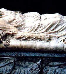 Napoli: il Cristo velato a lume di candela negli scatti di Migliori