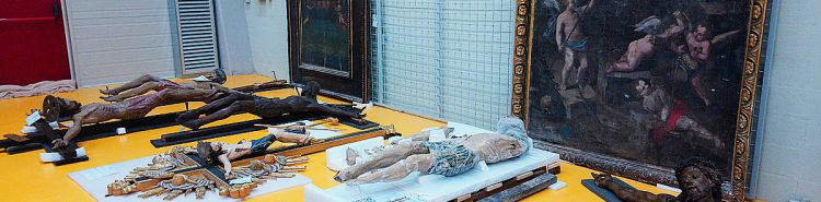 Die Lagerstätte von Santo Chiodo in Spoleto, das Krankenhaus der Werke, in dem das durch das Erdbeben geschädigte Erbe untergebracht ist