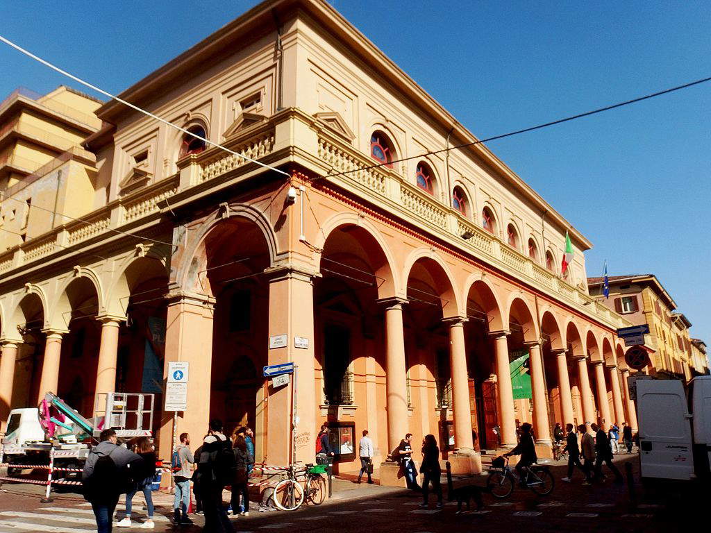 Il Teatro Comunale di Bologna, edificato sul luogo dove in antico sorgeva Palazzo Bentivoglio