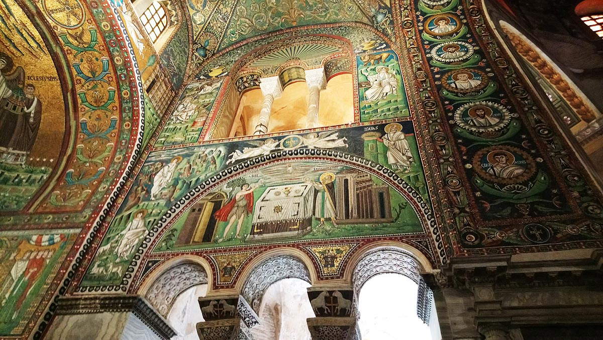 Ravenna, Mosaici nella Basilica di San Vitale. Ph. Credit Finestre sull'Arte