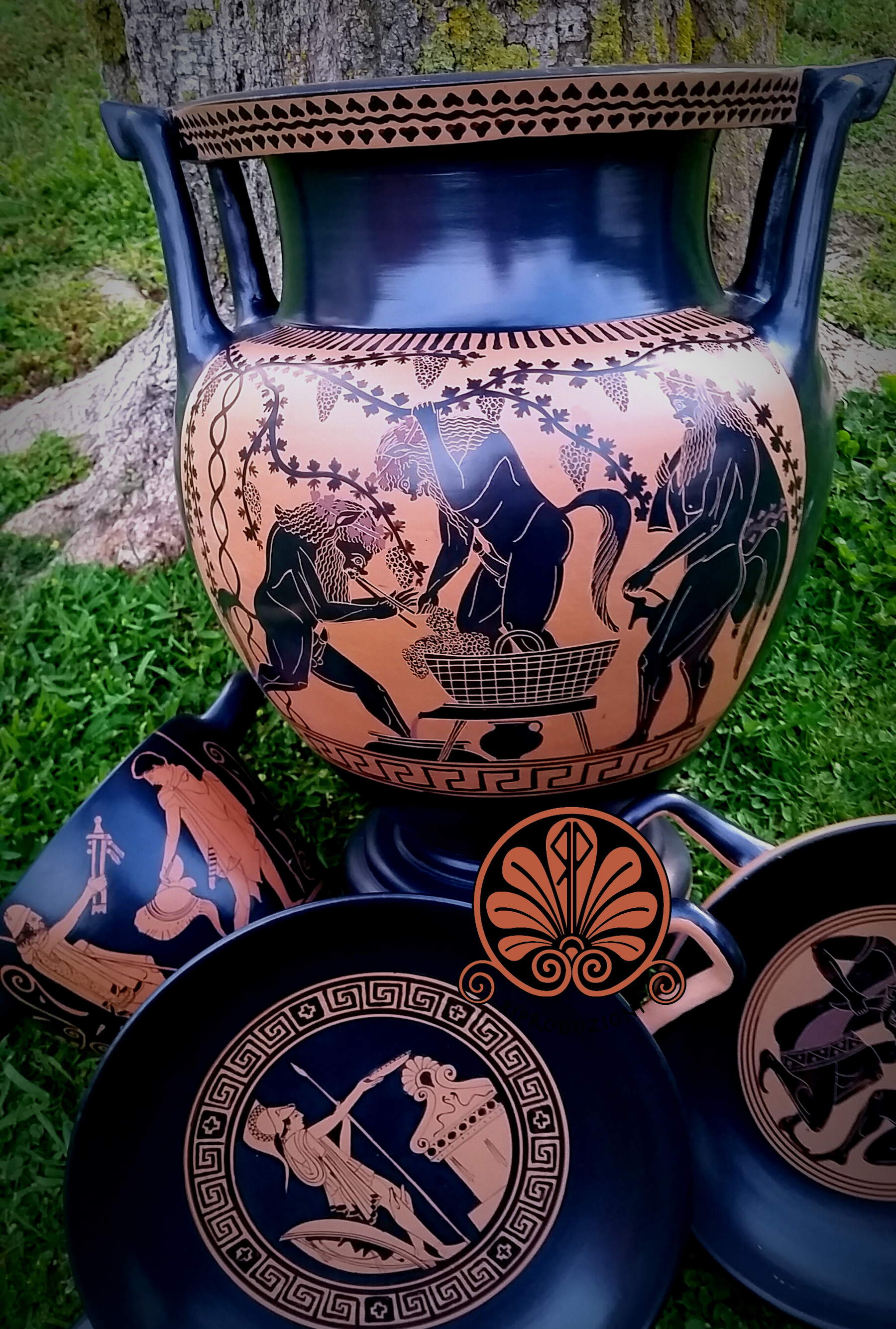 Reproductions de céramiques à figures noires créées par Roberto Paolini  Reproductions de céramiques à figures noires créées par Roberto Paolini