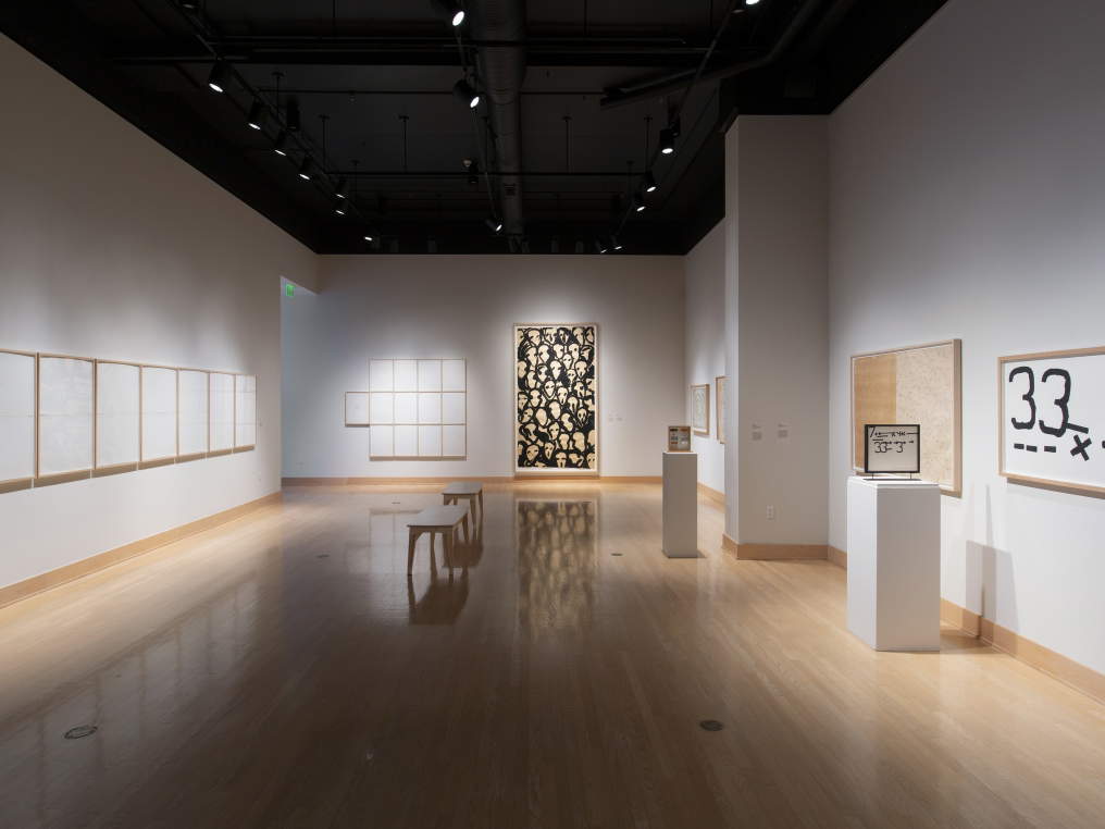 Mostra Paper Media: Boetti, Calzolari, Kounellis, a cura di Francesco Guzzetti al The Samuel Dorsky Museum of Art di New Paltz, fino all'8 dicembre 2019. Ph. Credit Alexa Hoyer