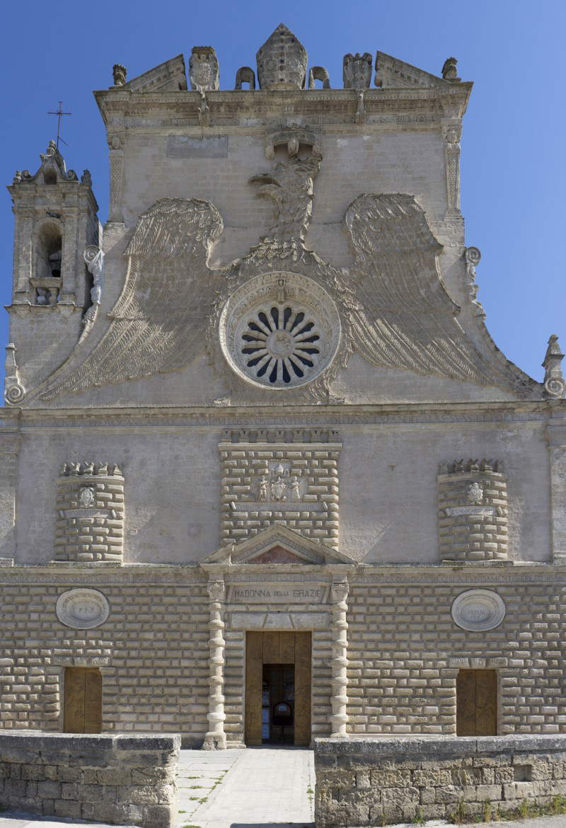 La facciata della chiesa di Santa Maria della Grazia a Gravina in Puglia