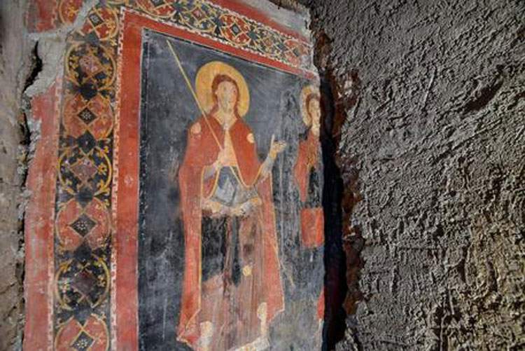 Straordinaria scoperta a Roma: nella chiesa di Sant'Alessio rinvenuto affresco medievale in ottimo stato di conservazione