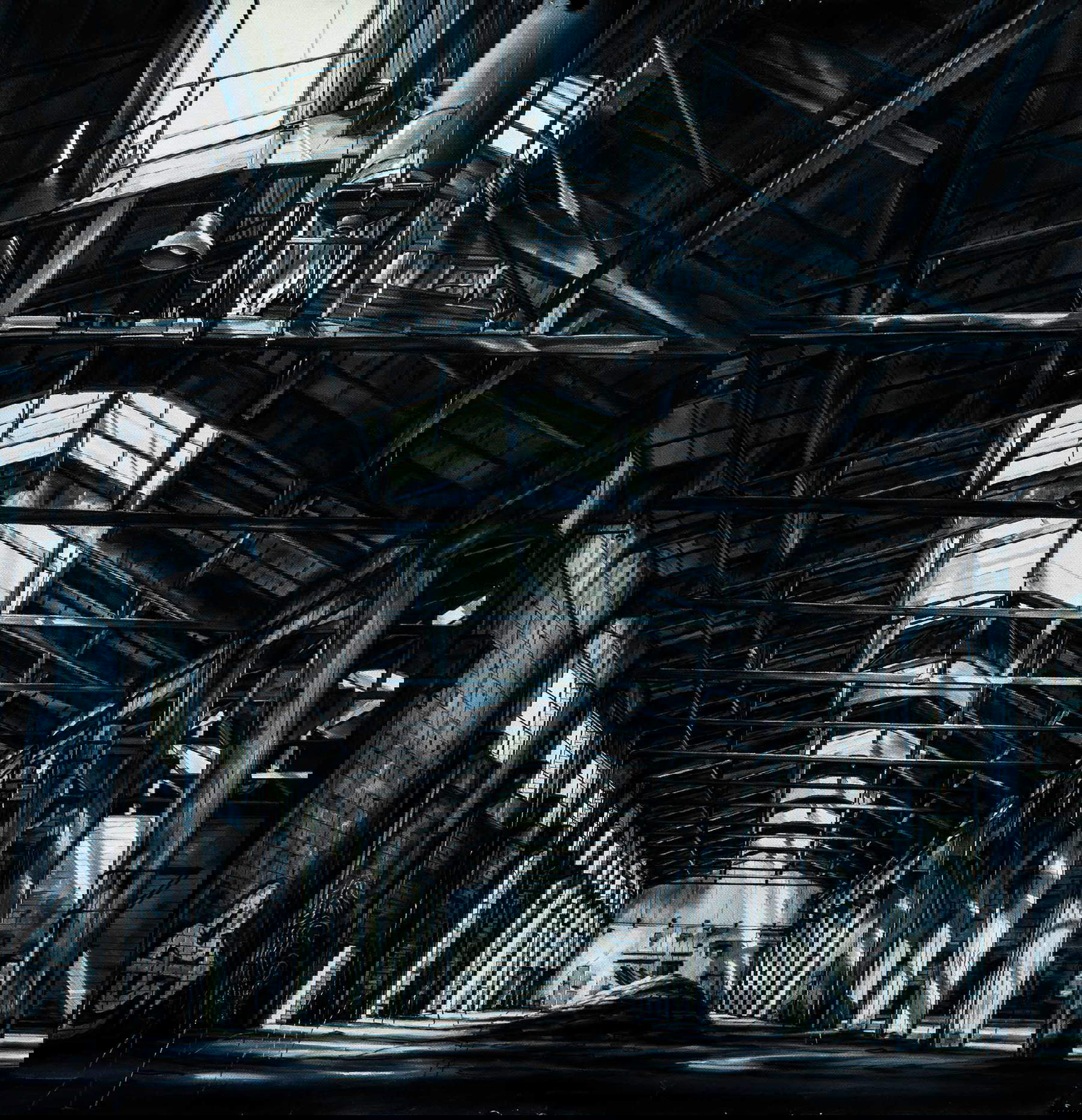 Andrea Chiesi, Eschatos 2 (2017; olio su lino, 50x50 cm). Courtesy d406, Modena