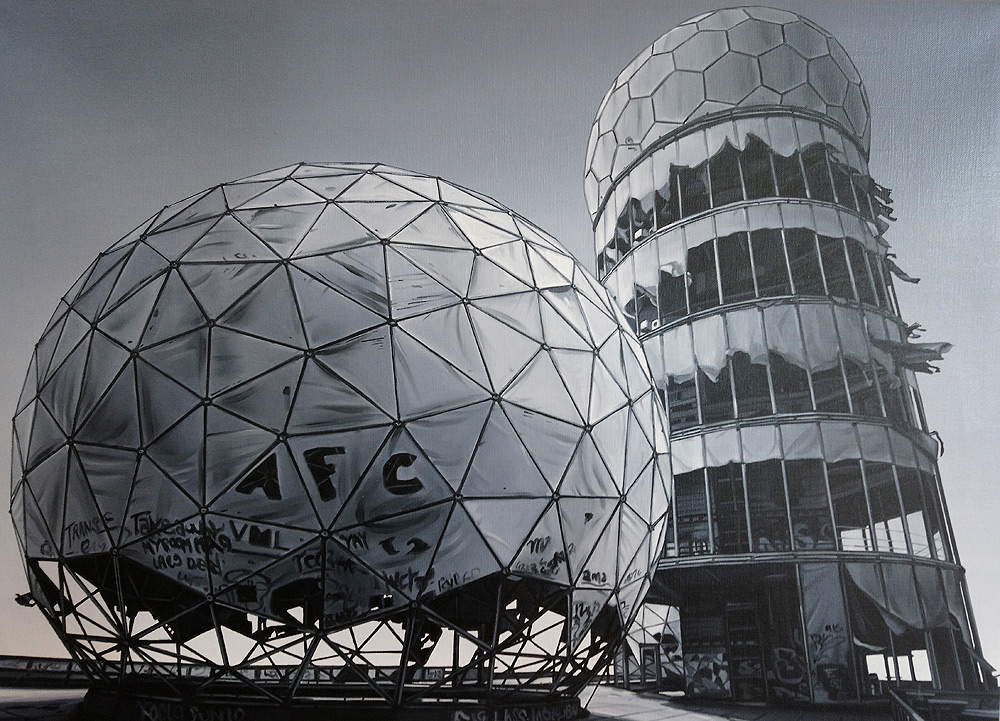 Immagini dalla mostra 'I luoghi ultimi' di Andrea Chiesi