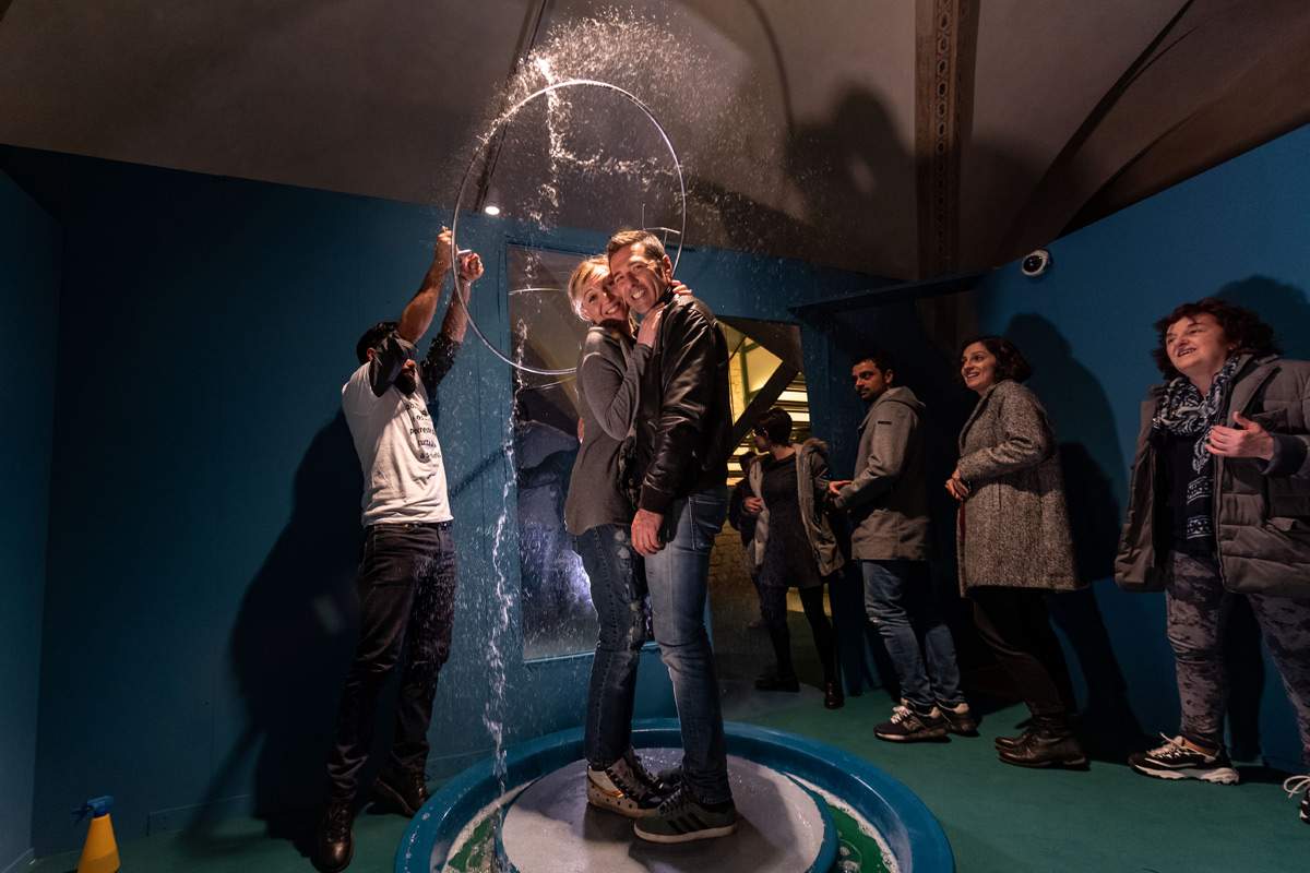 Les bulles de savon arrivent à la Galerie nationale d'Ombrie. Physiquement. À l'occasion de l'exposition Les bulles dans l'art