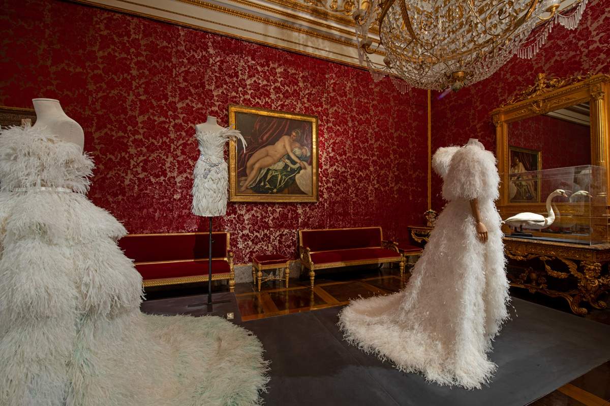 Animalia Fashion: among spiders, lobsters and swans, an exhibition of designers evoking the animal world at Palazzo Pitti