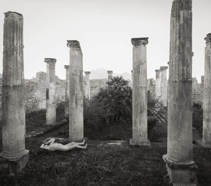 Modène, une exposition consacrée à Pompéi dans les photographies du Japonais Kenro Izu