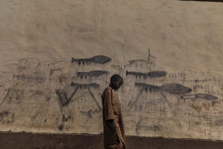 World Press Photo, parmi les cinq finalistes, l'Italien Marco Gualazzini, qui réalise des reportages sur la crise des migrants en Afrique.