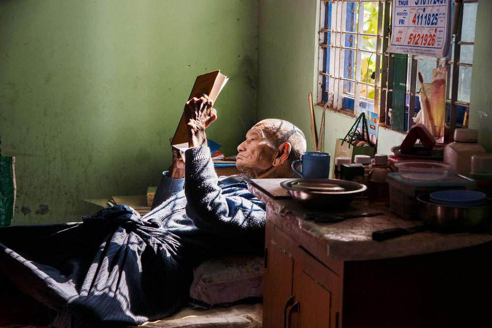 Steve McCurry's photography exhibition devoted entirely to reading coming to Turin
