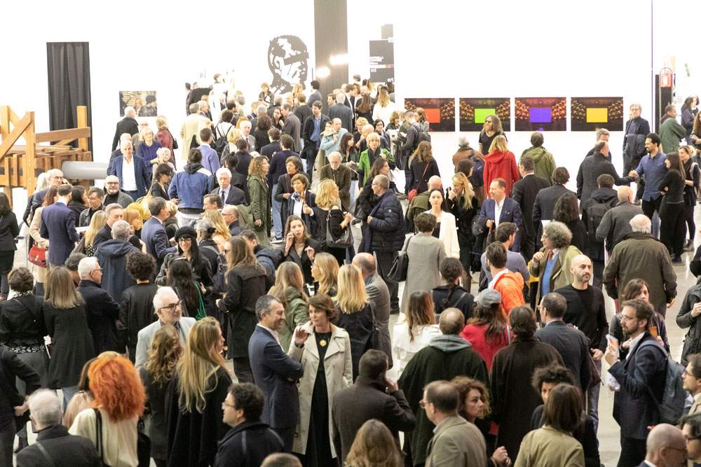 Hold everything dear: the 2019 edition of miart kicks off in Milan