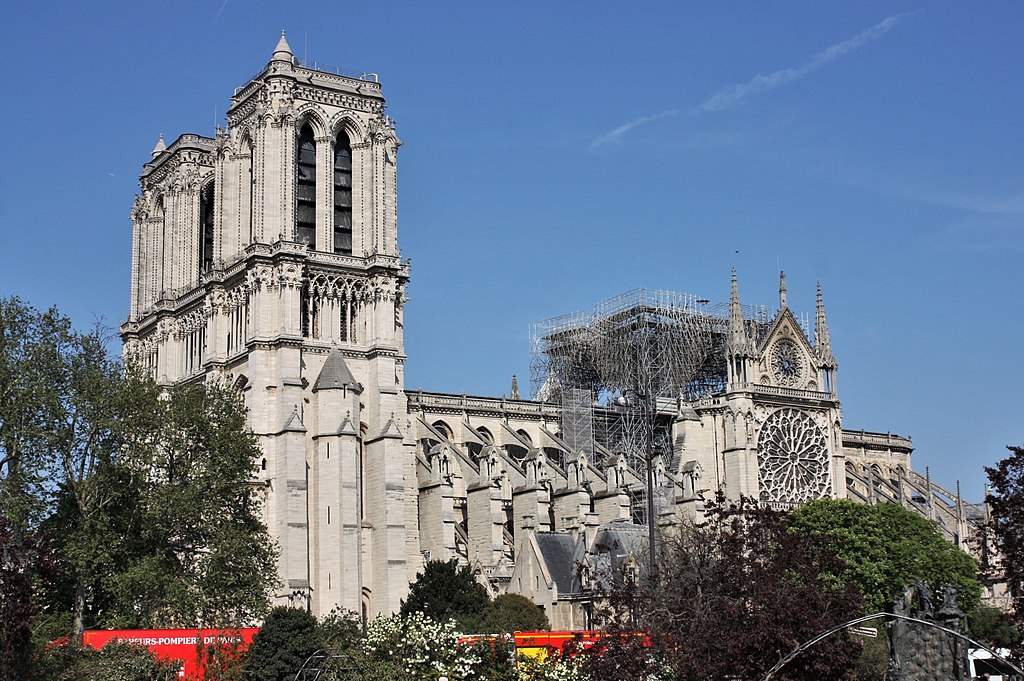 Notre-Dame è instabile e potrebbe collassare: urge avviare lavori per rafforzare la struttura