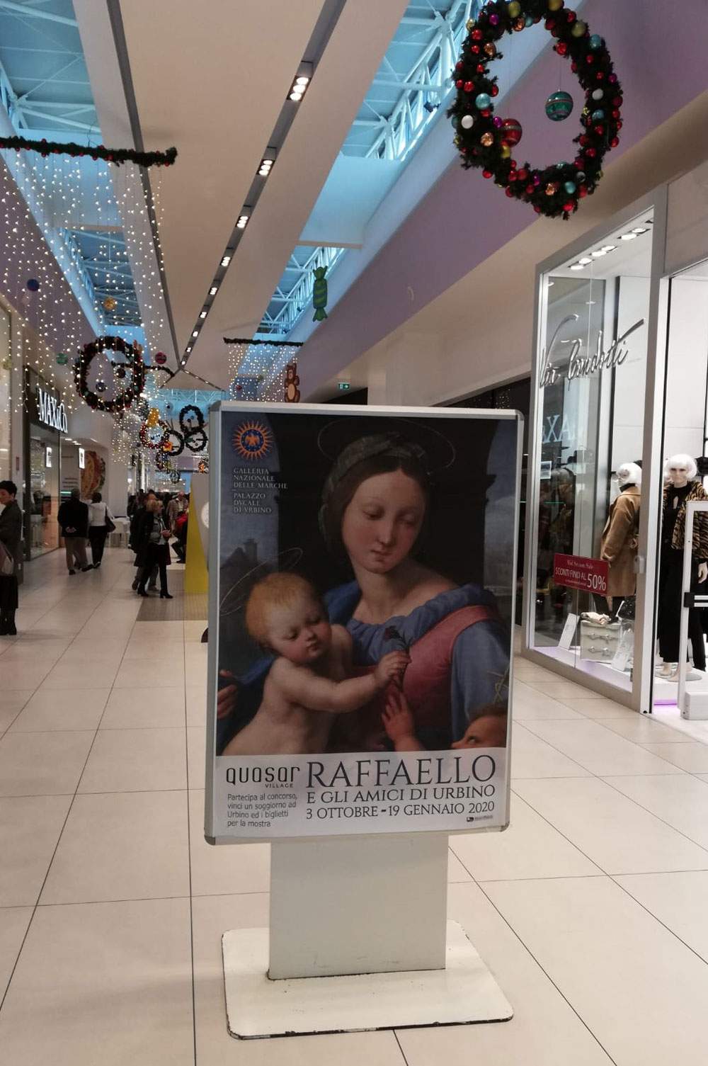 Win Urbino's Raphael exhibition in shopping malls across Italy