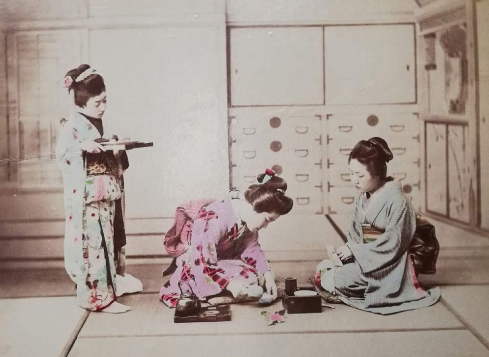 Photographs from the late 1800s tell the story of Japan. Villorba.