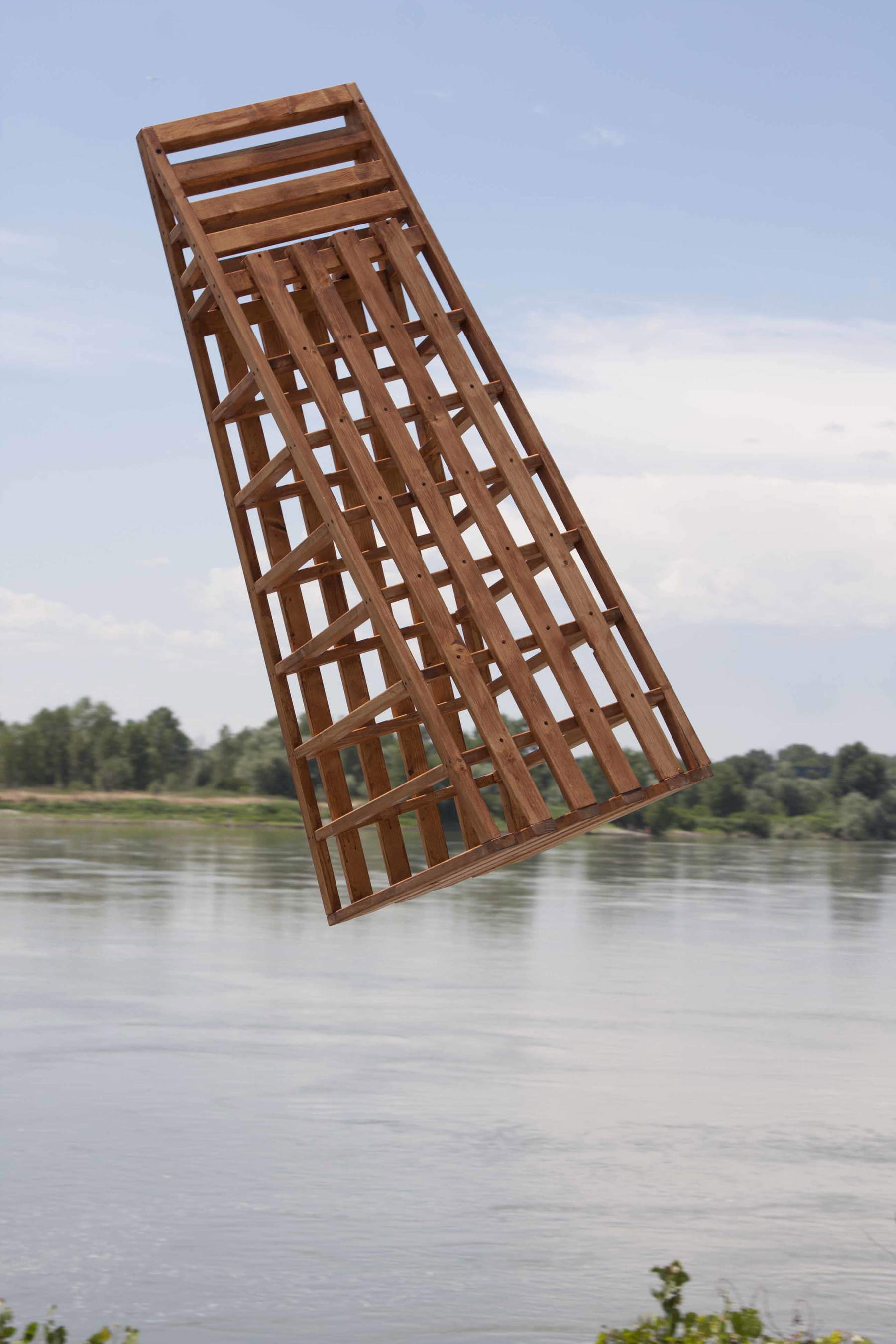 Riccardo Benassi, Autostrada Verticale, Studio per Scala, Scala 1:2 (2009; stampa laserprint Hp su carta fotografica Hp 180 gm matt, cornice in quercia, 50 x 70 cm). Courtesy l&rsquo;artista e Collezione Marco Ghigi, Bologna