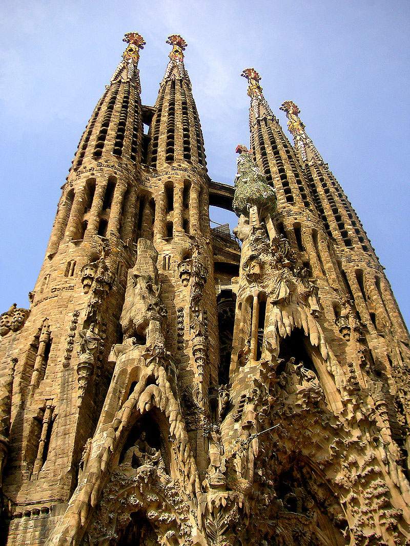 Arriva dopo 137 anni l'autorizzazione ufficiale di costruzione della Sagrada Familia