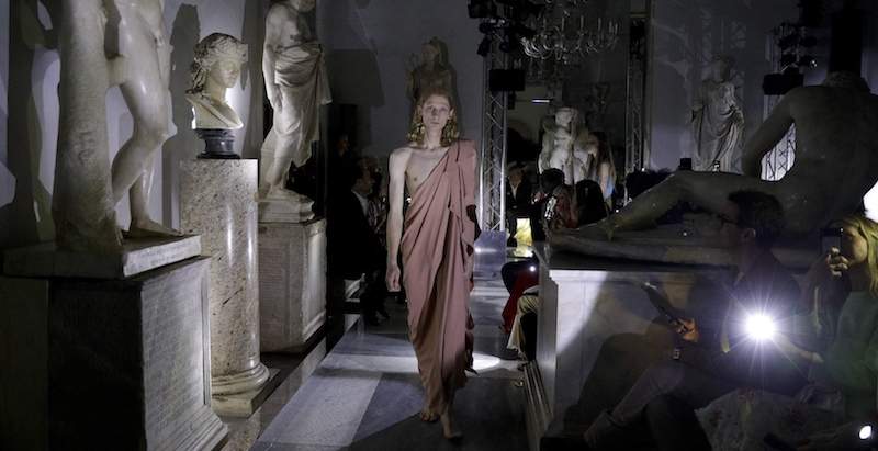 Rome, Capitoline Museums half closed for a Gucci fashion show. Does the institution become merchandise?