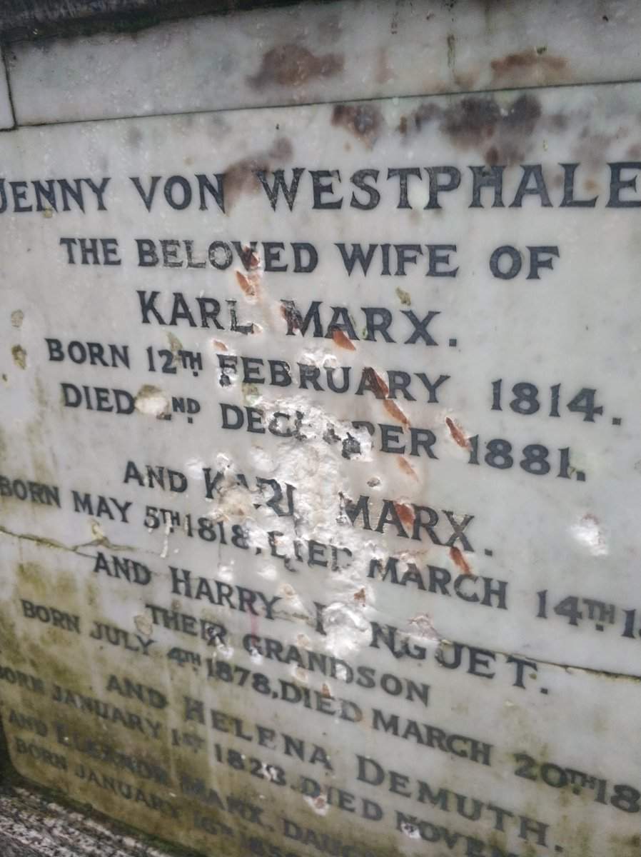 Londres, des vandales martèlent la tombe de Karl Marx. Les dégâts sont permanents