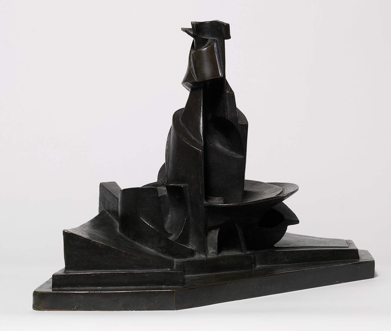 Umberto Boccioni, Développement d'une bouteille dans l'espace (1912 ; bronze, 38 x 59 x 32 cm ; Milan, Museo del Novecento) &copy; Umberto Boccioni, by SIAE 2019