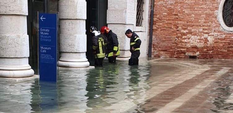 Venise, la situation des lieux culturels. Dégâts au Querini Stampalia, dévastation de la Libreria Acqua Alta 