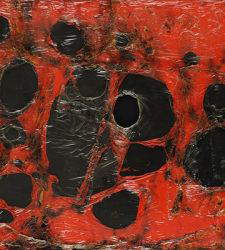 Tutta la storia di Alberto Burri in una grande retrospettiva, dai Catrami ai Cellotex, a Venezia