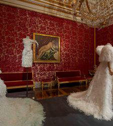 Animalia Fashion: zwischen Spinnen, Hummern und Schwänen, eine Ausstellung von Designern, die an die Tierwelt erinnern, im Palazzo Pitti