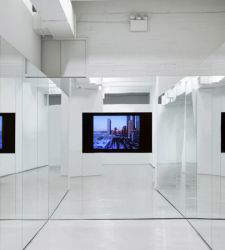 A Napoli la prima retrospettiva di Liam Gillick, autore di opere video-filmiche