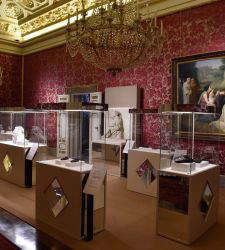 Le scarpe protagoniste della mostra Ai piedi degli dei a Palazzo Pitti