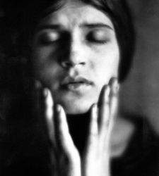 La vita, la fotografia e l'attivismo di Tina Modotti in mostra a Jesi