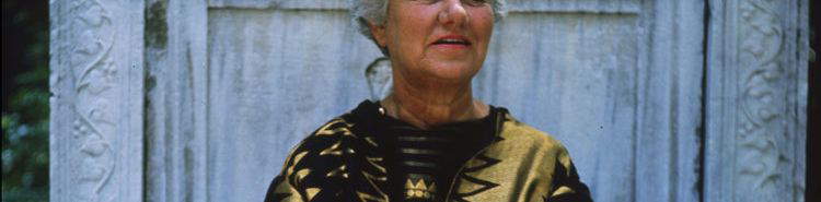 Peggy Guggenheim, the last dogaressa of Venice. Here is how her collection came into being and what her interests were