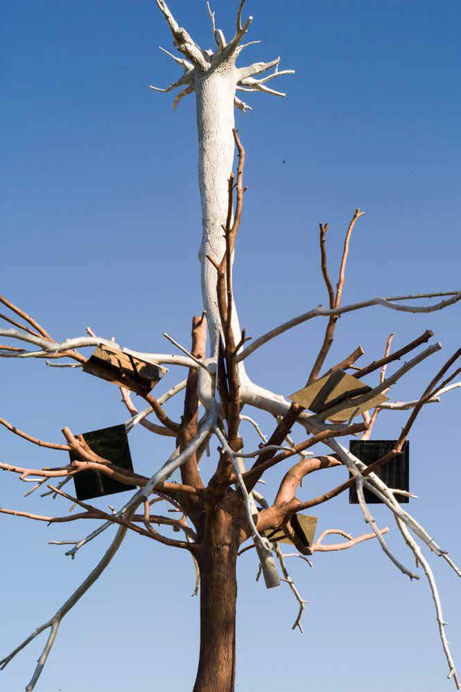 Giuseppe Penone, Identité (2017 ; bronze, acier, 1257 x 730 x 610 cm ; Collection privée). Vue de l'exposition, Incidences du vide @ Castello di Rivoli