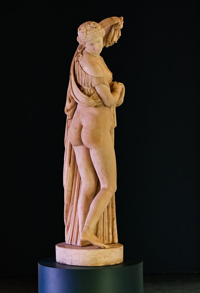 Art romain, Vénus Callipygie (1er siècle après J.-C., copie d'un original grec du 2e siècle avant J.-C. ; marbre, hauteur 165 cm ; Naples, Museo Archeologico Nazionale)