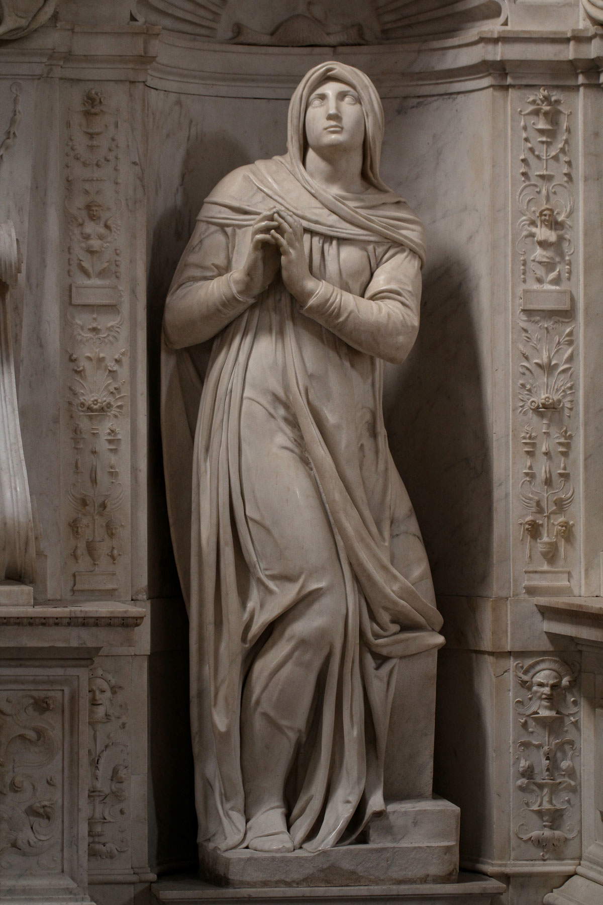 Michelangelo Buonarroti, Rachel (vers 1542 ; marbre, hauteur 209 cm ; Rome, San Pietro in Vincoli). Ph. Crédit Jörg Bittner Unna