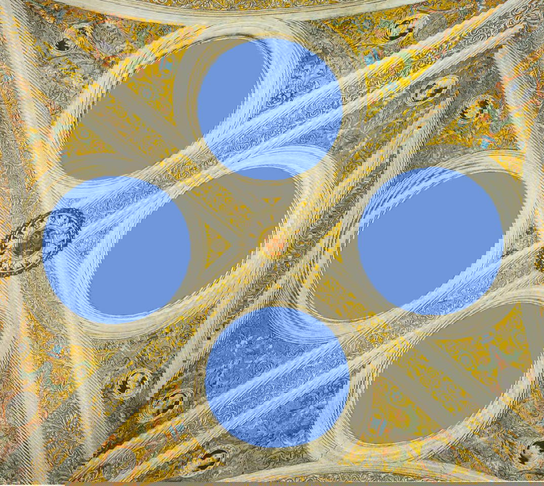 Ficción fotográfica. Muestra cómo Perugino quiso perforar pictóricamente el techo hacia el cielo, aquí diurno. Los marcos de las perforaciones son de hecho perspectivas hacia arriba, formando claraboyas. 
	