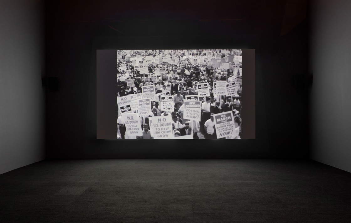 Arthur Jafa, Love is the message, the message is death (2016 ; image tirée d'une vidéo, couleur et noir et blanc, durée 7'30'')