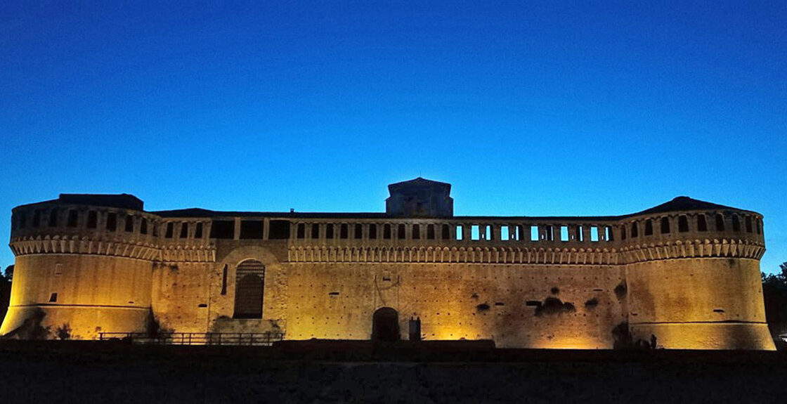 La Rocca Sforzesca d'Imola au coucher du soleil