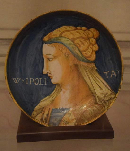 Anonimo ceramista, Piatto di Ippolita (prima metÃ  del XVI secolo; maiolica; Firenze, Uffizi, Collezione Contini Bonacossi)
