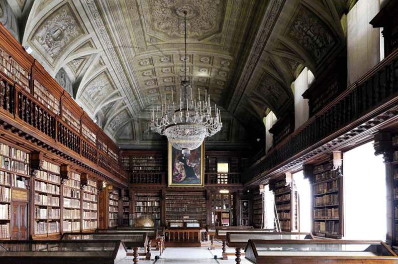 Milan's Braidense Library, third in Italy, at risk. Director James Bradburne raises the alarm.