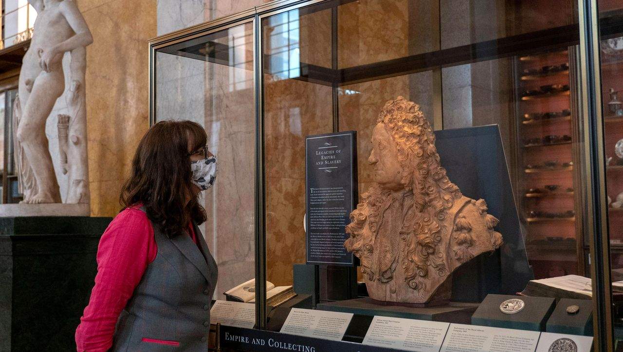 Le gouvernement britannique demande aux musées de cesser d'enlever les statues controversées