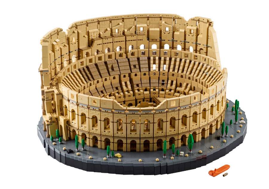 More than 9,000 Lego bricks recreate the Colosseum. It is the largest set ever made
