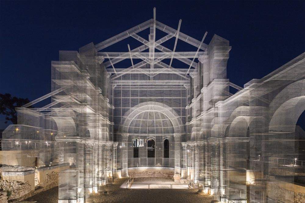 Edoardo Tresoldi will create a permanent wire mesh colonnade in Reggio Calabria