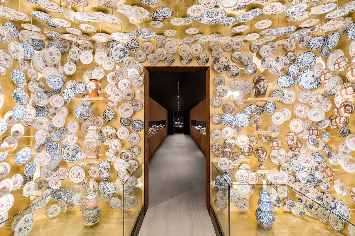 Milan, la porcelaine chinoise exposée à la Fondazione Prada