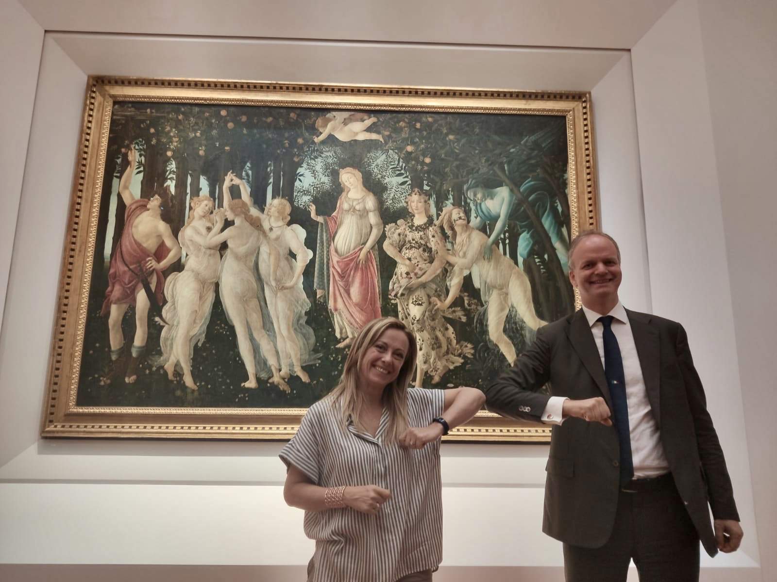 Giorgia Meloni at the Uffizi: what if visiting museums became a habit for politicians?