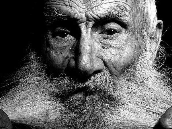 Sardinia's centenarians in the photographs of Luigi Corda: the exhibition in Milan