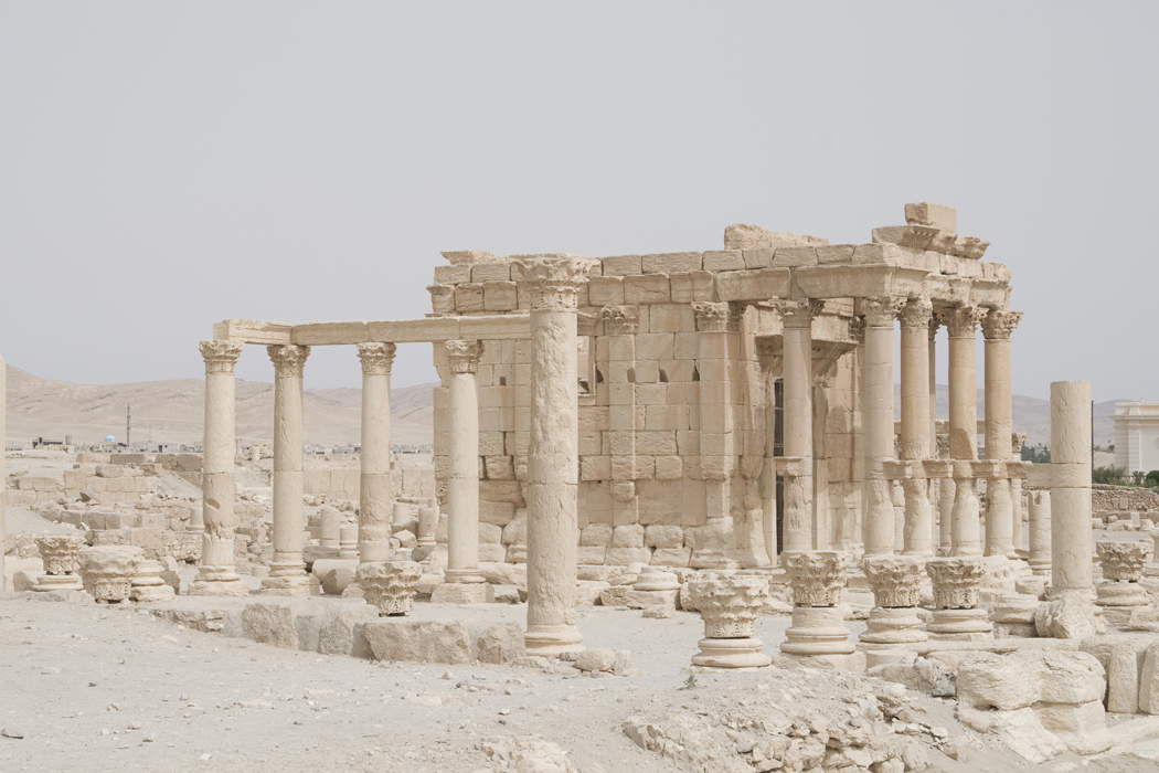 Massimiliano Gatti, Palmyra Ruins #12 (2009 ; fine art gicl&eacute;e inkjet print on Photo Rag paper, 60 x 90 cm)