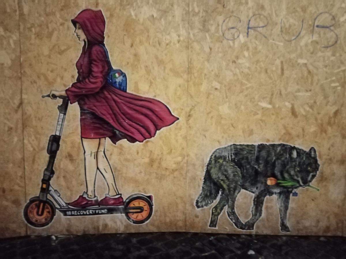 Il Recovery Fund diventa un'opera di street art: succede a Roma