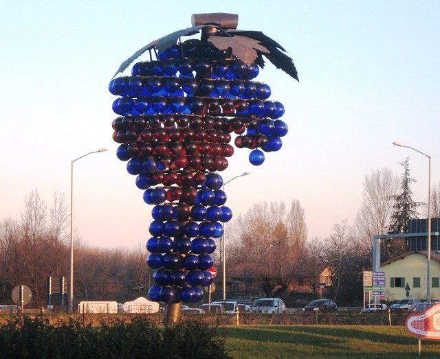 Lambrusco Monument (Modène)